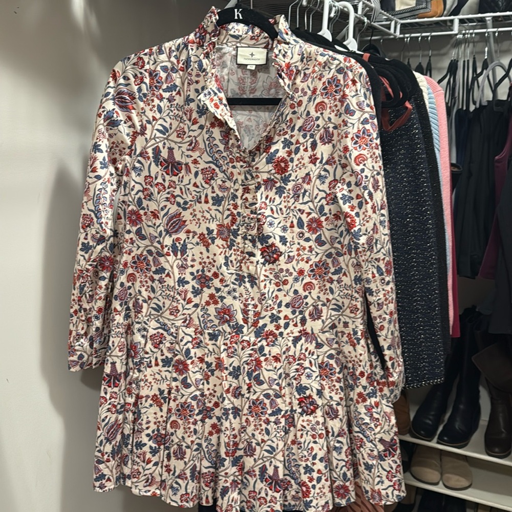 Tuckernuck cotton ruffle detail shirt dress in stunning floral XS like new